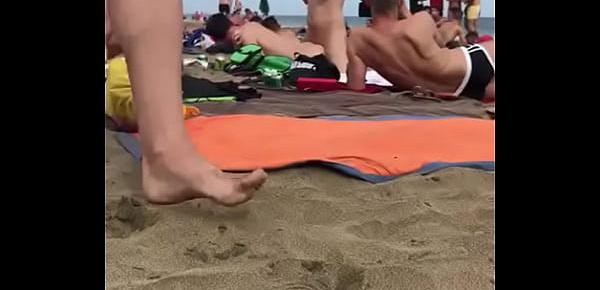  Foda na praia de nudismo gay
